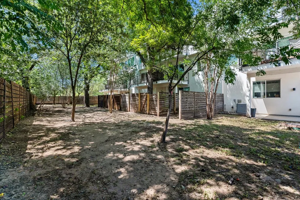 1801 E 2nd Street #8 Austin, TX 78702