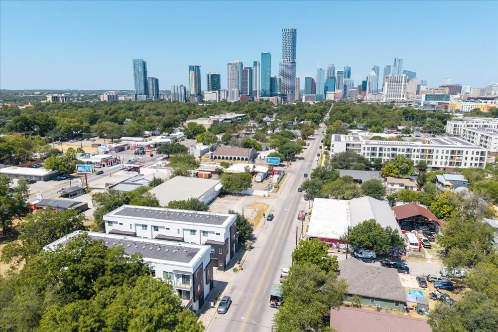 1801 E 2nd Street #8 Austin, TX 78702