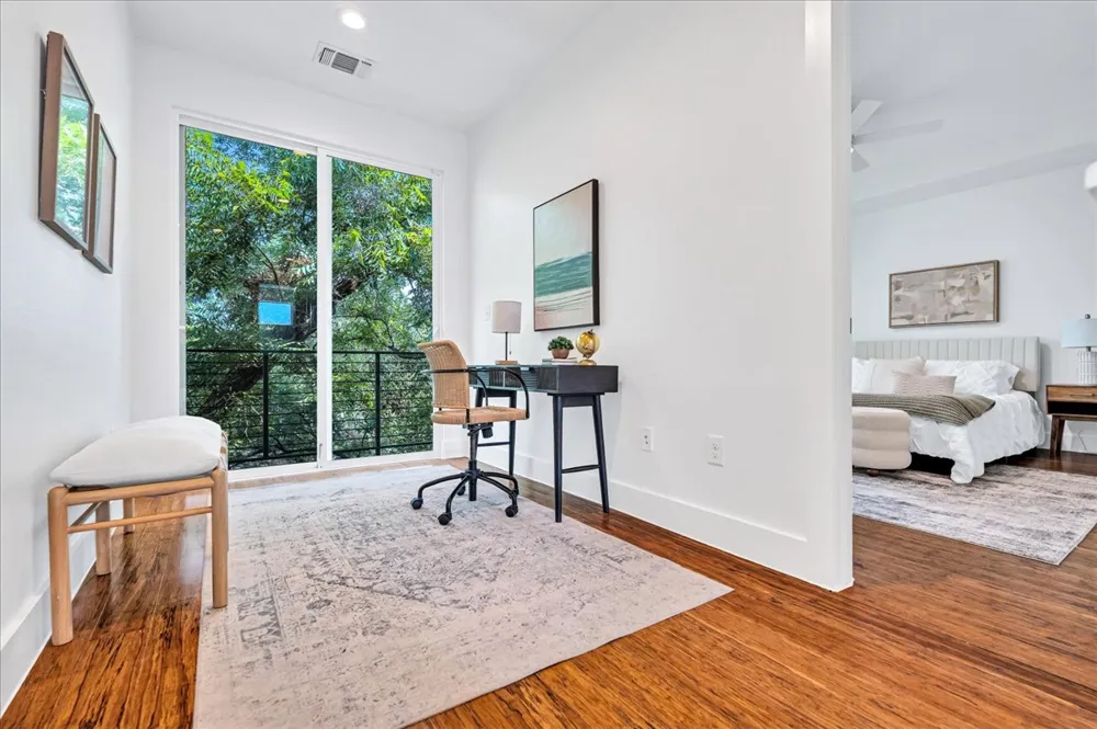 1801 E 2nd Street #8 Austin, TX 78702