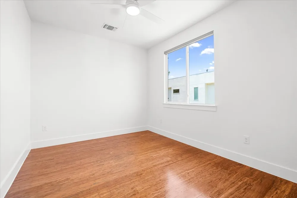 1801 E 2nd Street #8 Austin, TX 78702
