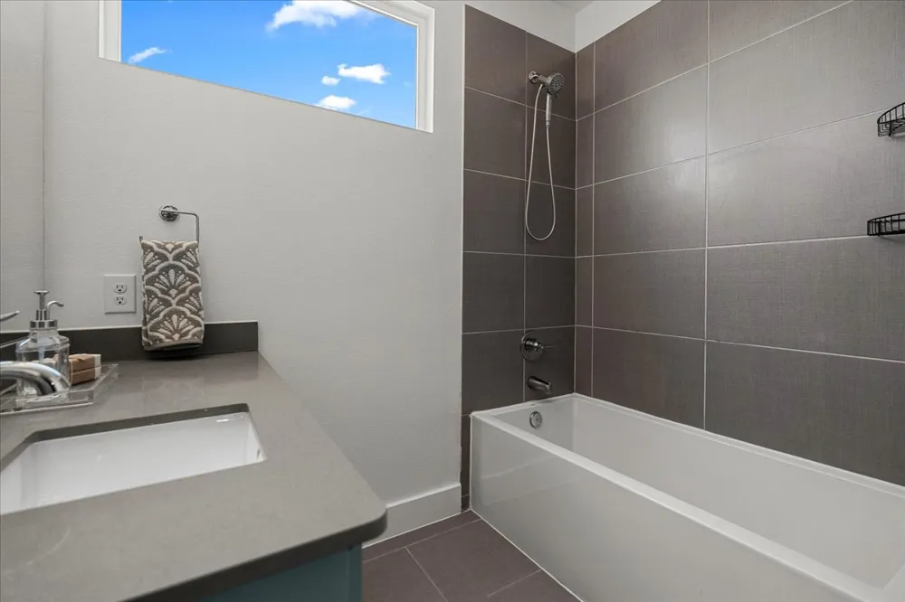 1801 E 2nd Street #8 Austin, TX 78702