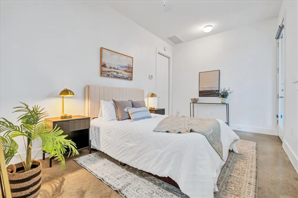 1801 E 2nd Street #8 Austin, TX 78702
