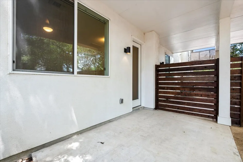 1801 E 2nd Street #8 Austin, TX 78702
