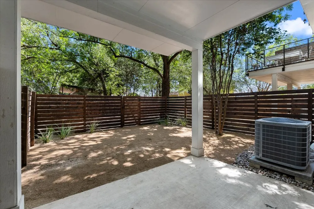 1801 E 2nd Street #8 Austin, TX 78702