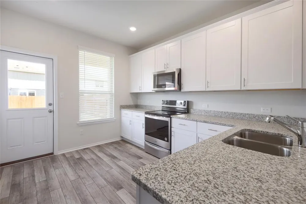 173 Purple Sandpiper Lane Leander, TX 78641