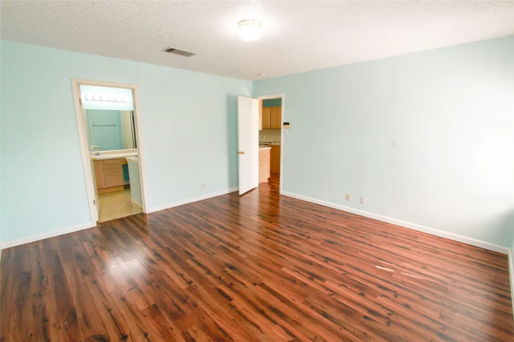 9705 DALEWOOD DRIVE Austin, TX 78729