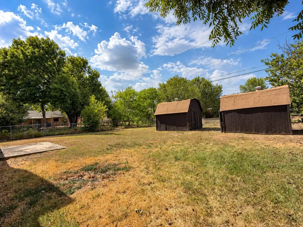 704 Drake Lane Taylor, TX 76574