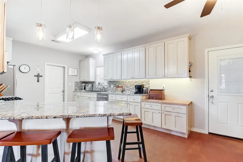 2271 County Road 112 Burnet, TX 78611