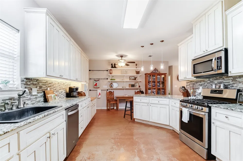 2271 County Road 112 Burnet, TX 78611