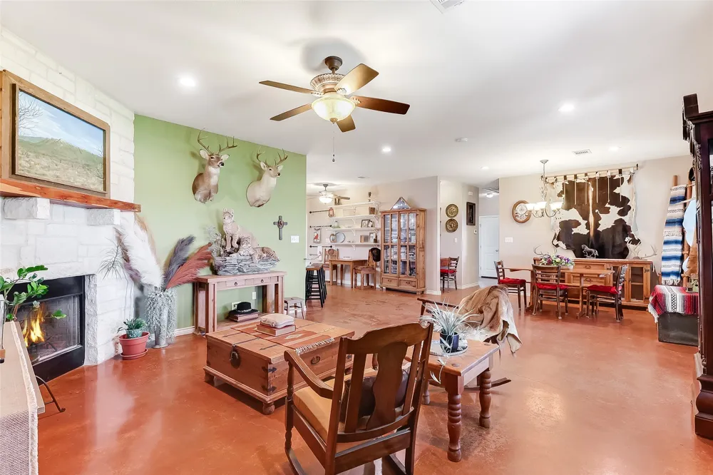 2271 County Road 112 Burnet, TX 78611