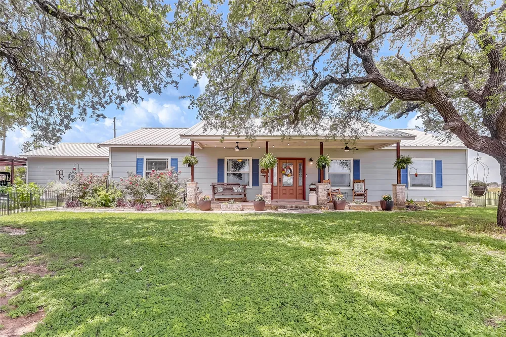 2271 County Road 112 Burnet, TX 78611
