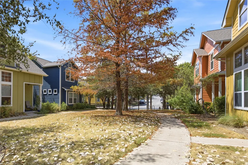 1601 Miriam Avenue #213 Austin, TX 78702