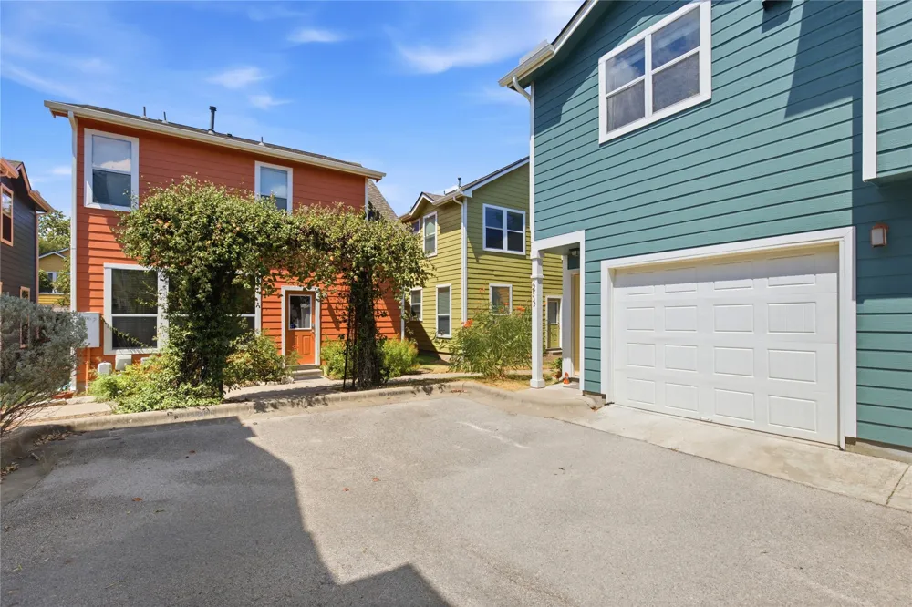 1601 Miriam Avenue #213 Austin, TX 78702