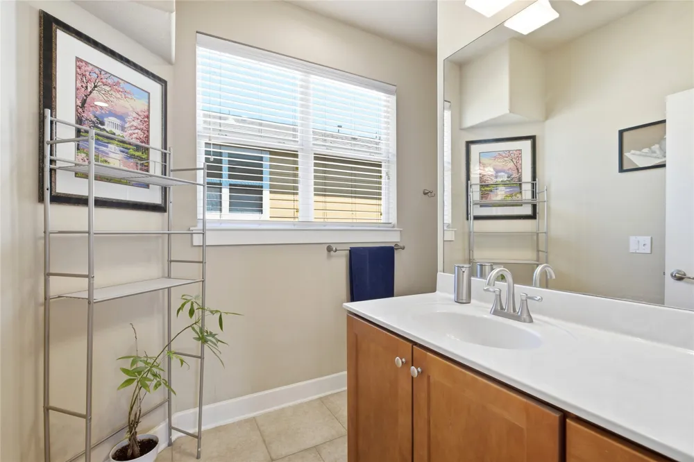 1601 Miriam Avenue #213 Austin, TX 78702