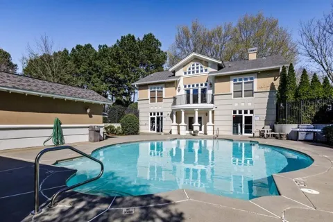 2700 Pine Tree Road NE #1115