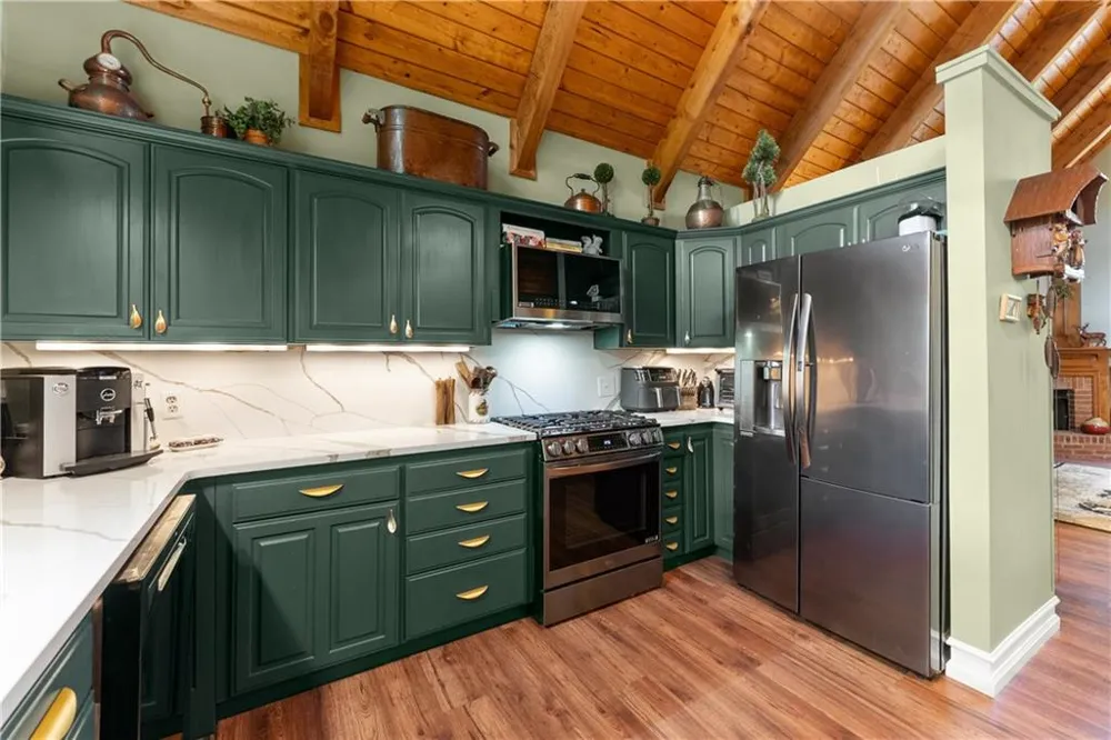 501 High Meadow Lakes Rd Clarkesville, GA 30523