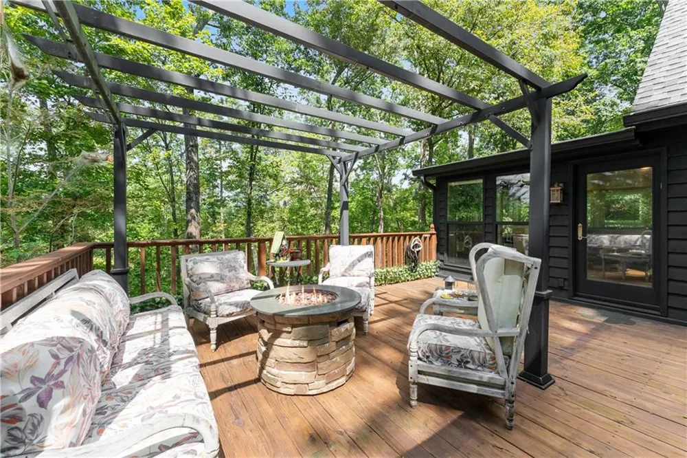 501 High Meadow Lakes Rd Clarkesville, GA 30523
