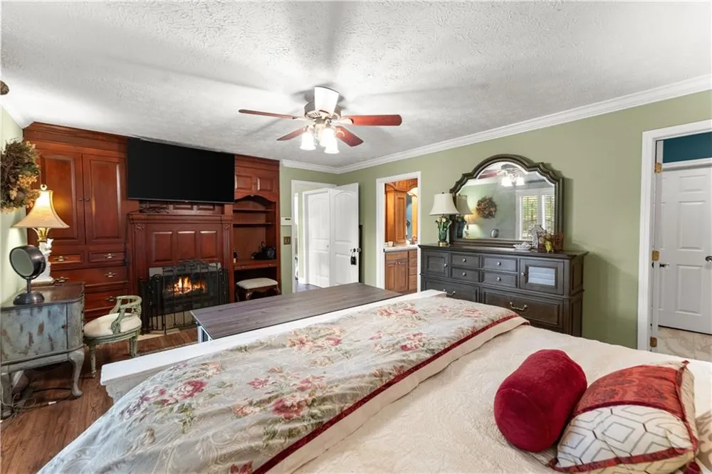 501 High Meadow Lakes Rd Clarkesville, GA 30523