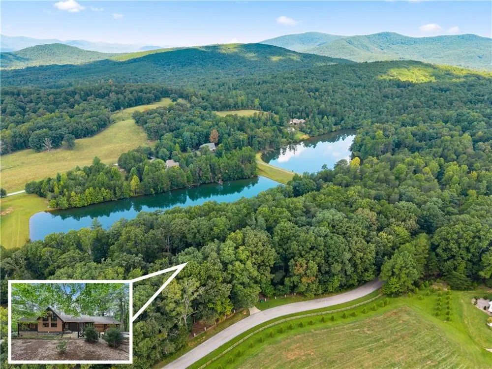 501 High Meadow Lakes Rd Clarkesville, GA 30523