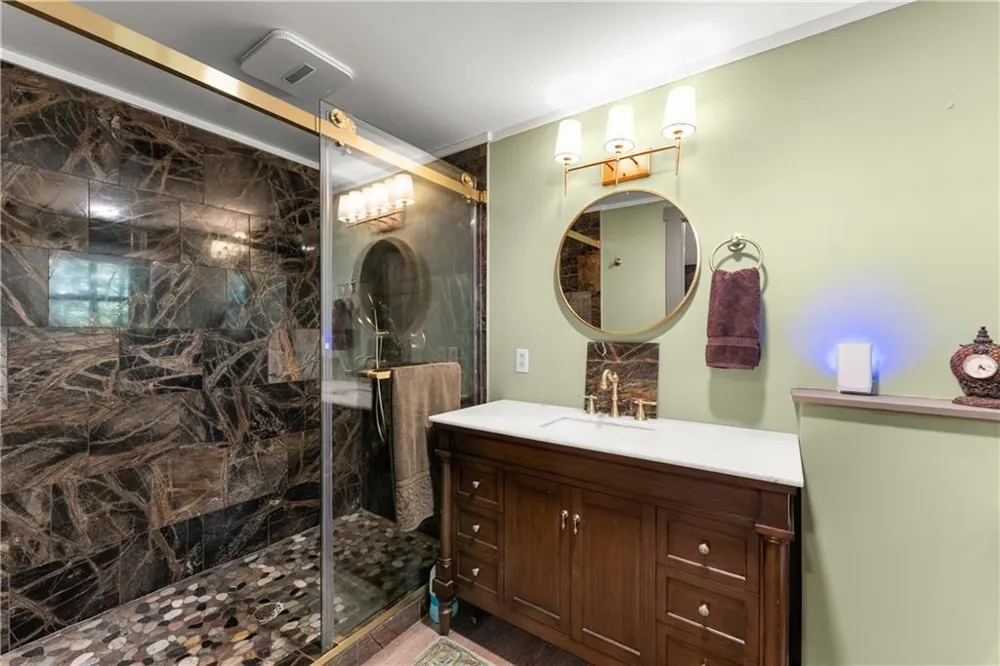 501 High Meadow Lakes Rd Clarkesville, GA 30523