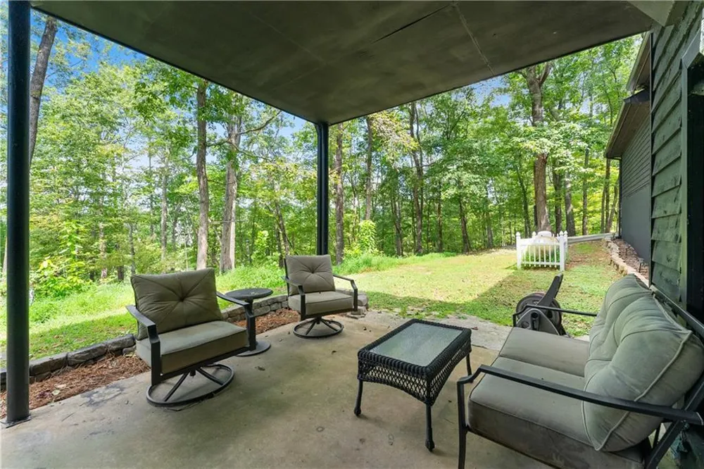 501 High Meadow Lakes Rd Clarkesville, GA 30523