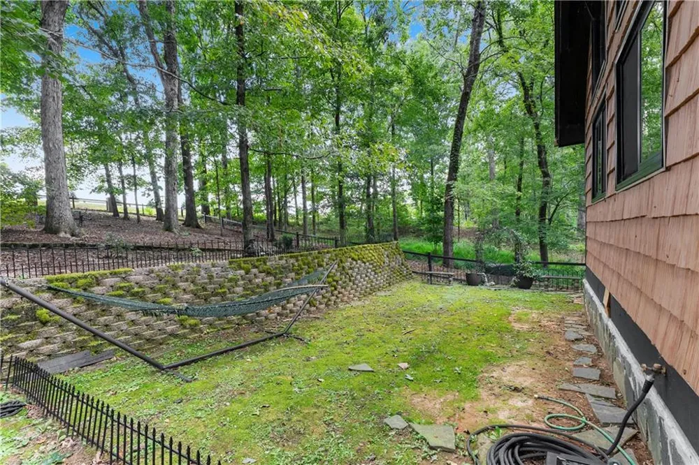501 High Meadow Lakes Rd Clarkesville, GA 30523