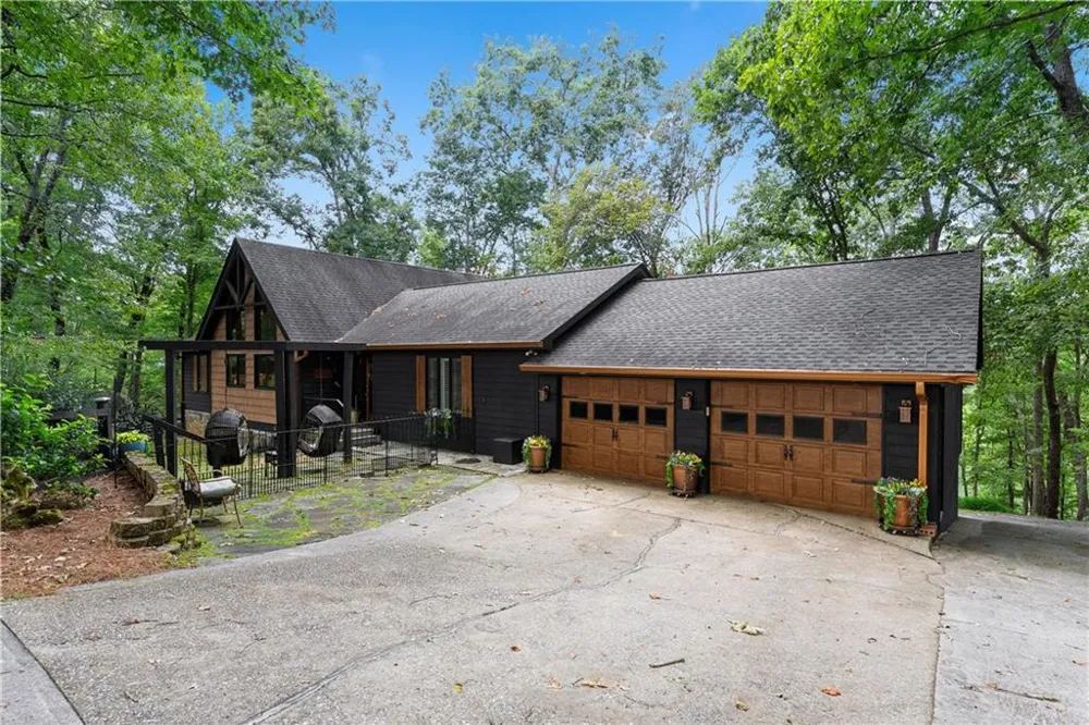 501 High Meadow Lakes Rd Clarkesville, GA 30523
