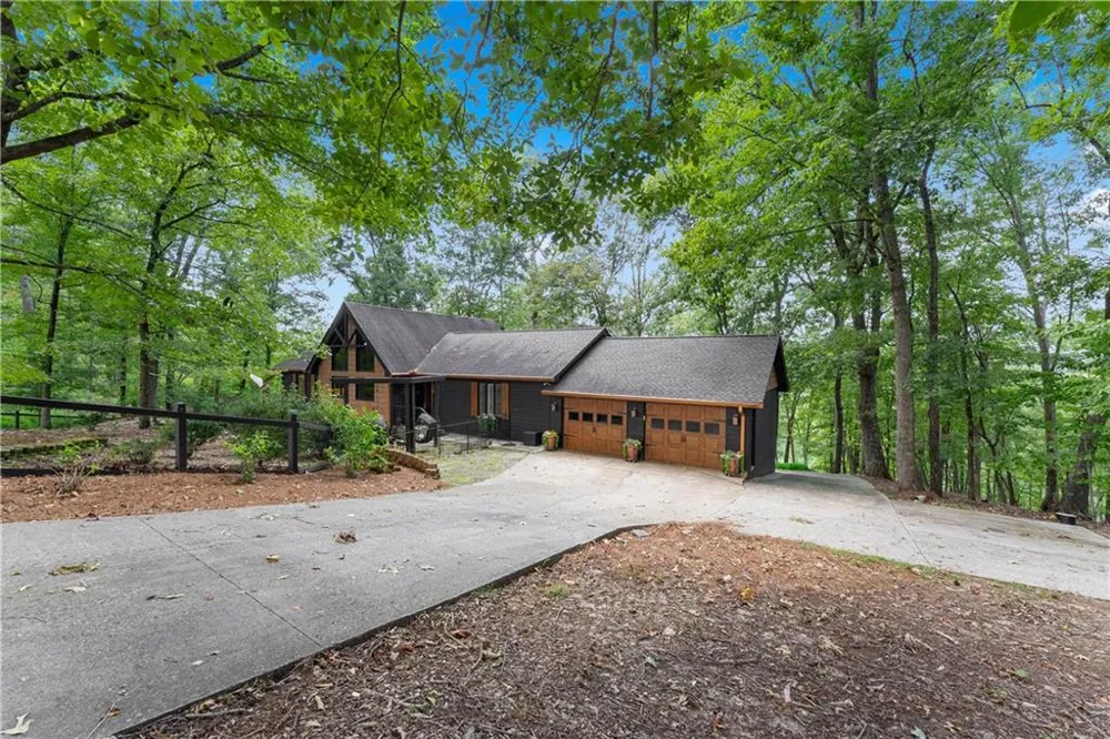 501 High Meadow Lakes Rd Clarkesville, GA 30523
