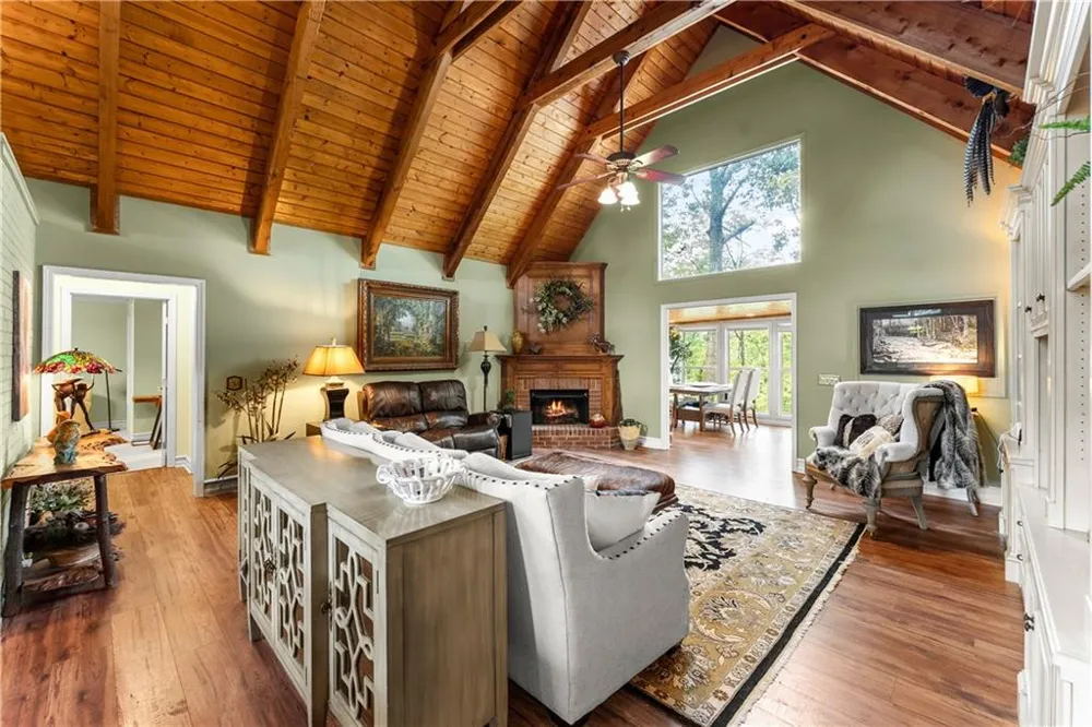 501 High Meadow Lakes Rd Clarkesville, GA 30523