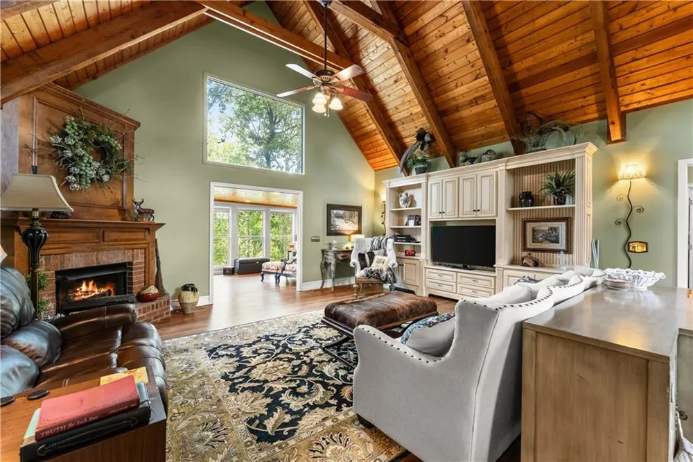 501 High Meadow Lakes Rd Clarkesville, GA 30523