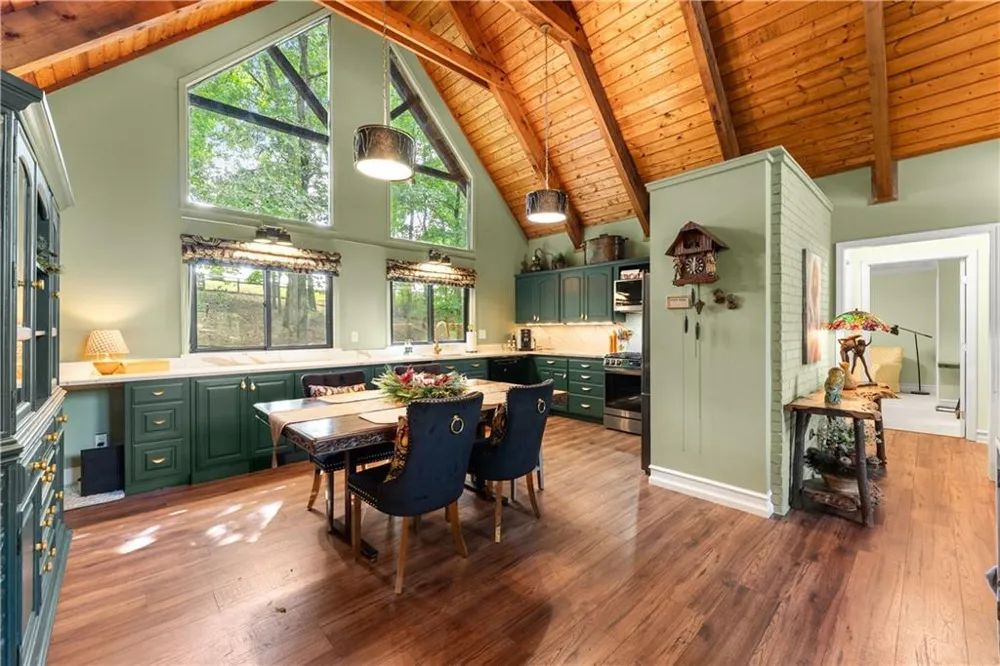 501 High Meadow Lakes Rd Clarkesville, GA 30523