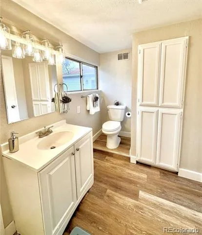 822 Geneva Street Aurora, CO 80010