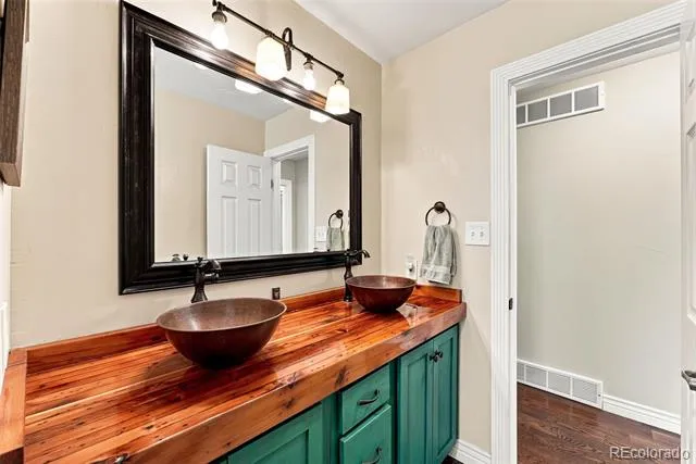 11548 W 39th Avenue Wheat Ridge, CO 80033