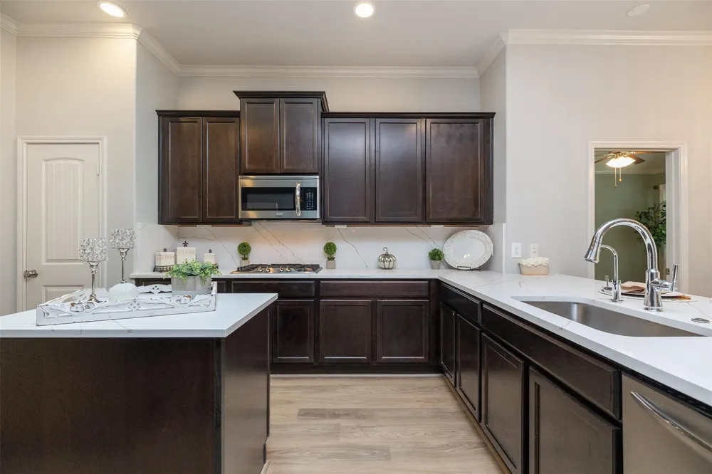 10722 Sir Alex Drive Tomball, TX 77375