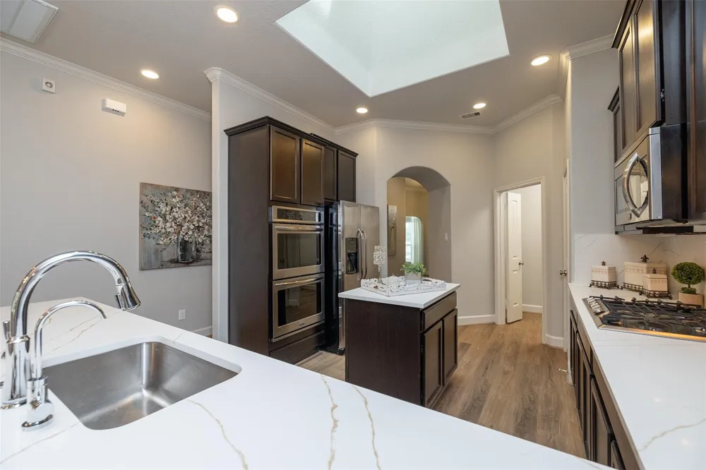 10722 Sir Alex Drive Tomball, TX 77375