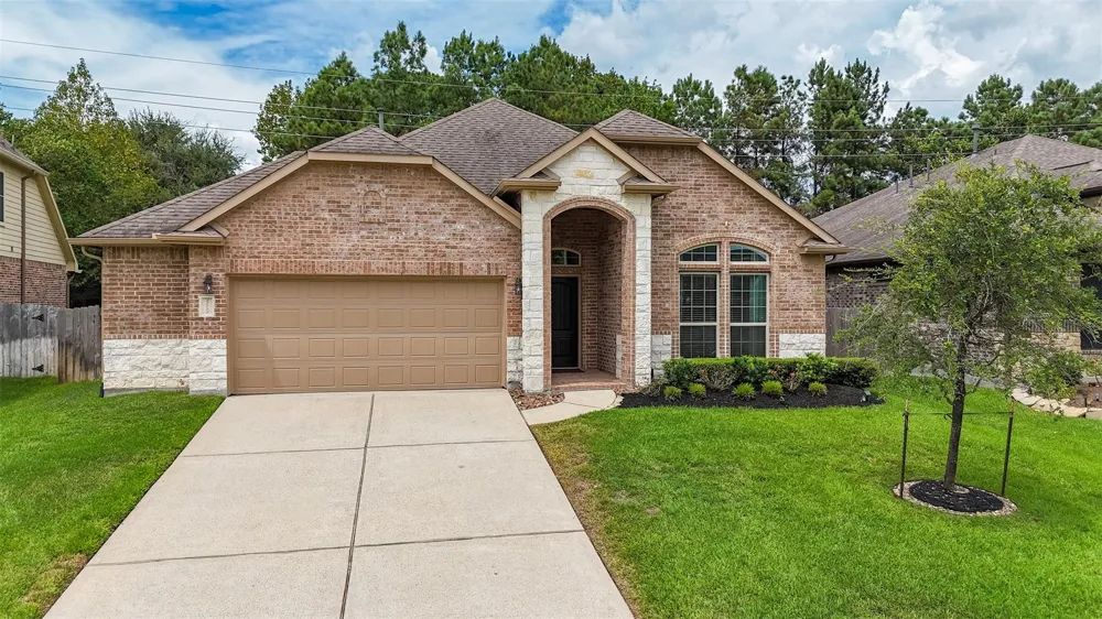 10722 Sir Alex Drive Tomball, TX 77375