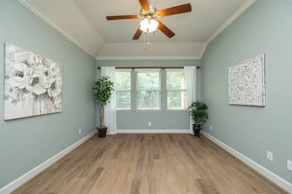 10722 Sir Alex Drive Tomball, TX 77375