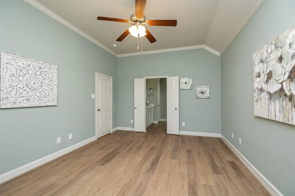 10722 Sir Alex Drive Tomball, TX 77375