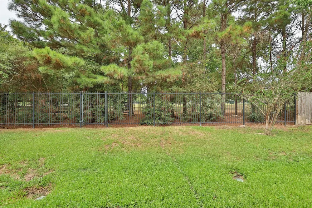 10722 Sir Alex Drive Tomball, TX 77375