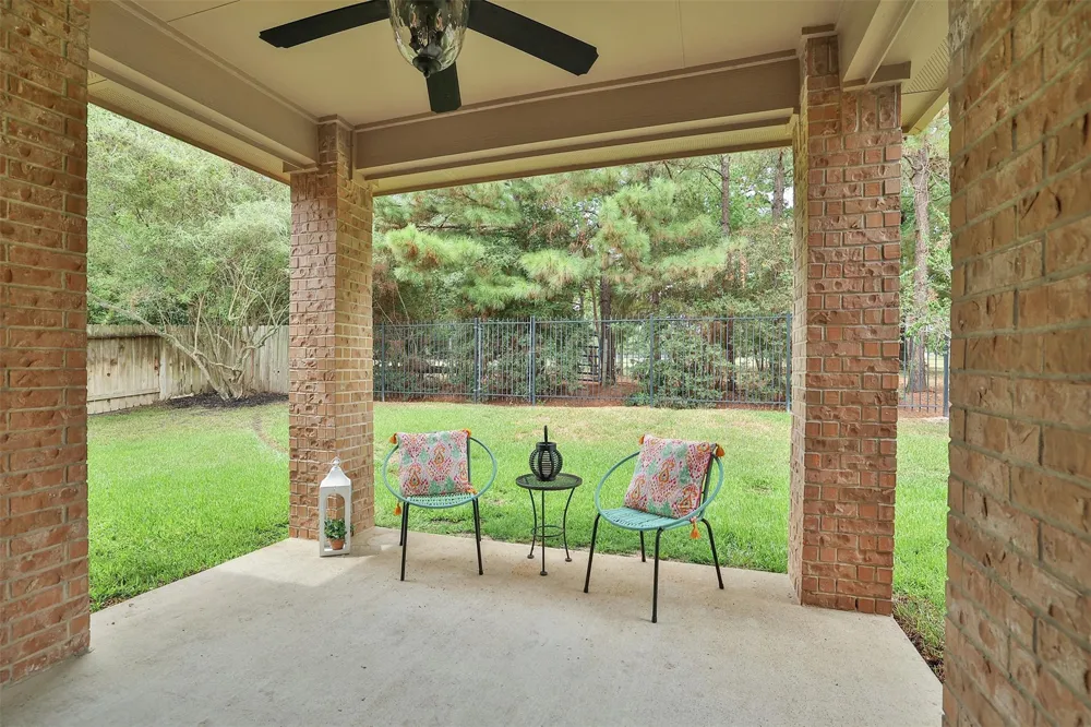 10722 Sir Alex Drive Tomball, TX 77375
