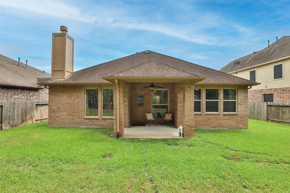 10722 Sir Alex Drive Tomball, TX 77375