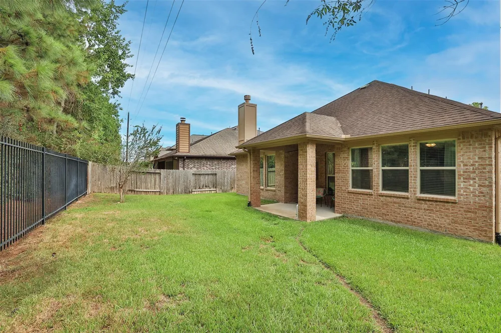 10722 Sir Alex Drive Tomball, TX 77375