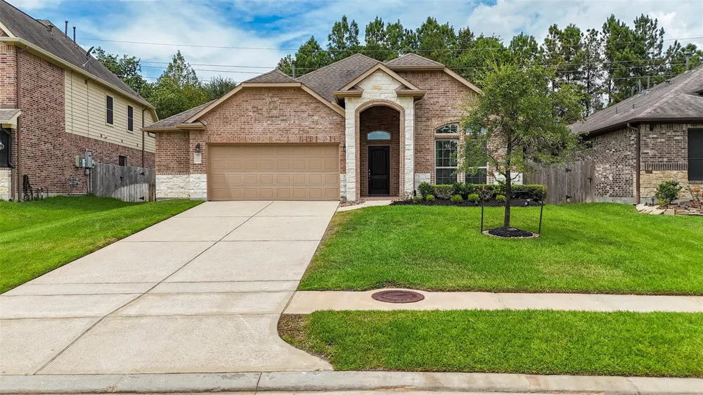 10722 Sir Alex Drive Tomball, TX 77375