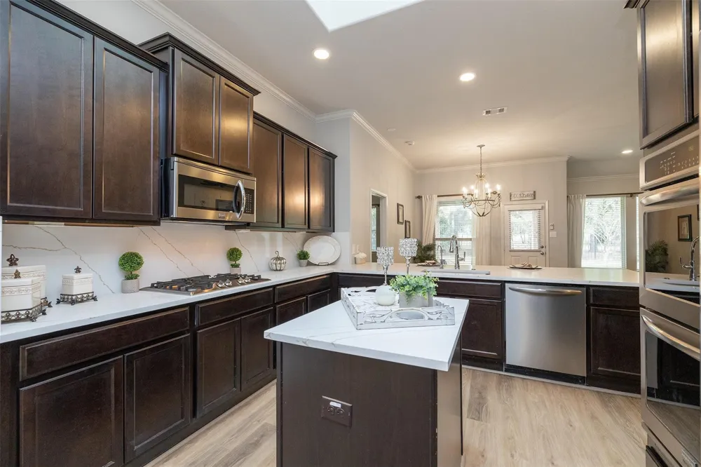 10722 Sir Alex Drive Tomball, TX 77375