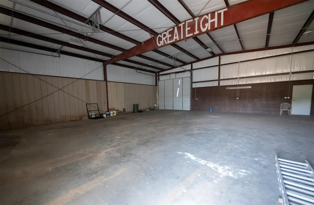 12412 E Ueckert Road Bellville, TX 77418