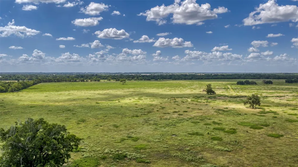12412 E Ueckert Road Bellville, TX 77418
