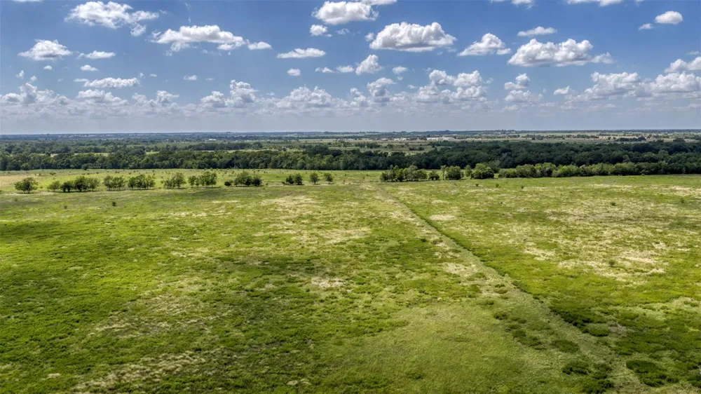 12412 E Ueckert Road Bellville, TX 77418
