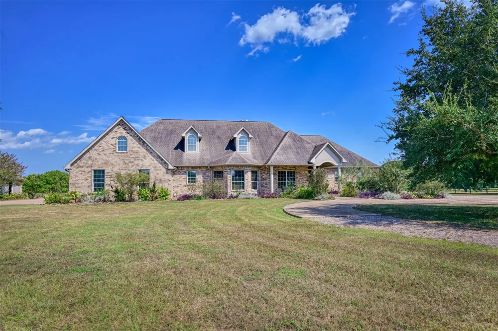 12412 E Ueckert Road Bellville, TX 77418