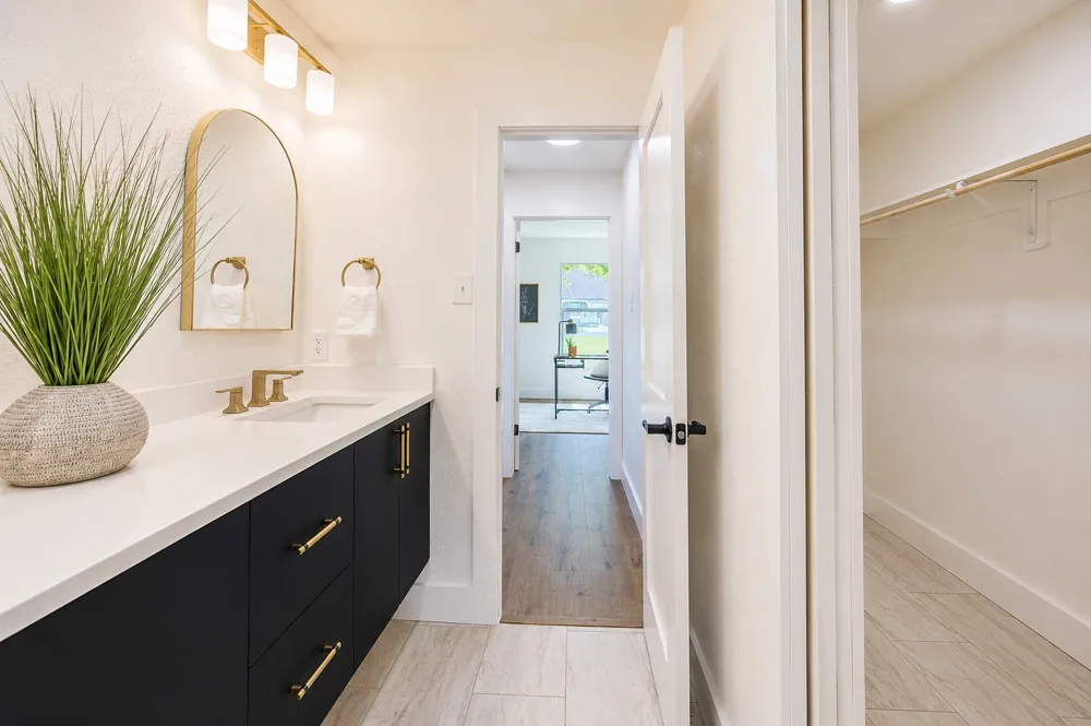9911 Woodshire Drive Austin, TX 78748