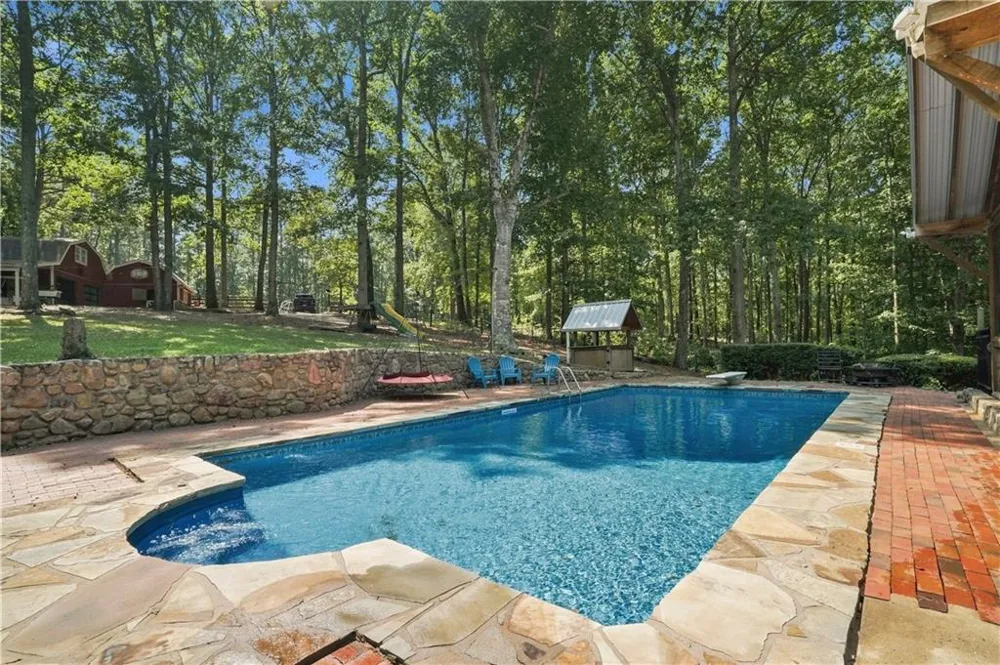 6250 White Mill Road Fairburn, GA 30213